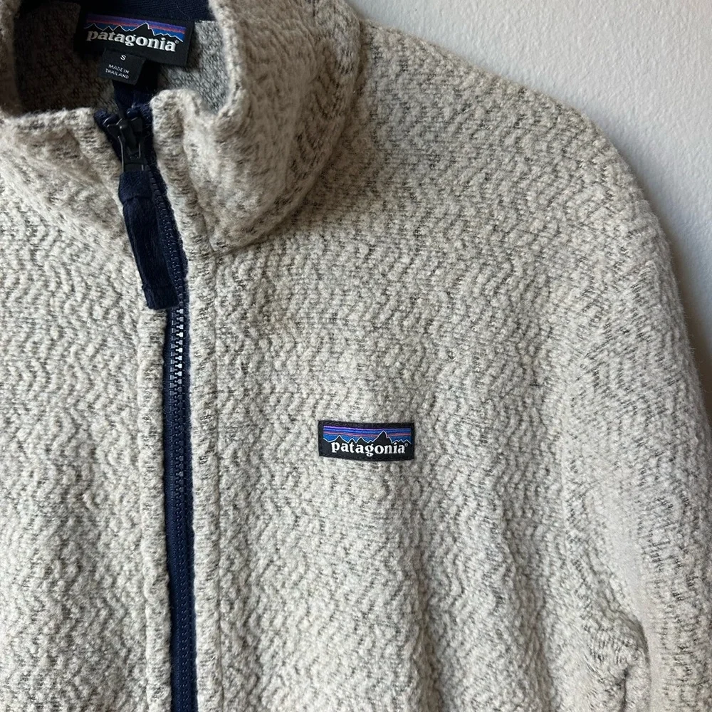 Patagonia Women's Tan Teddy Jacket - Picture 4 of 6